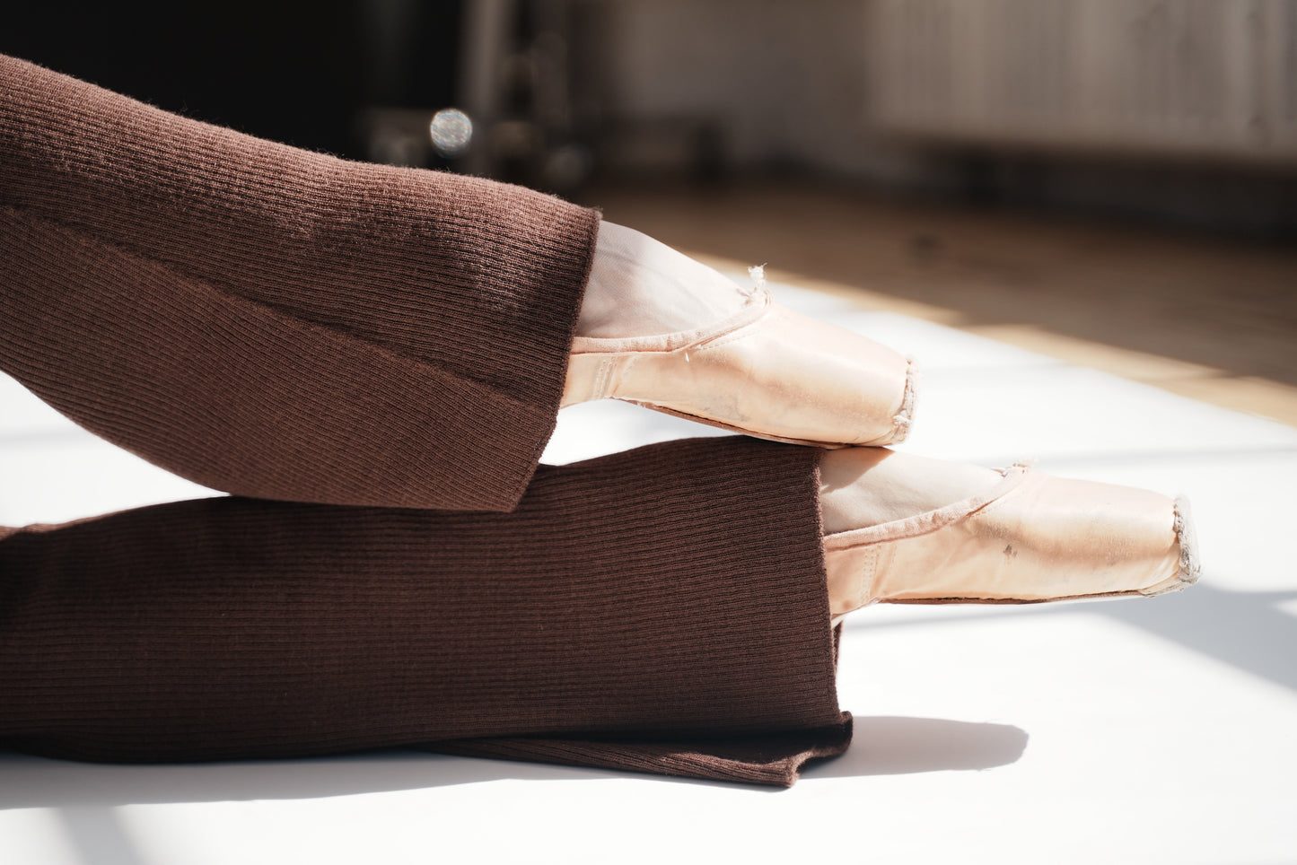 Close-up of ribbed wool knit on La Prima legwarmer in light brown noisette color