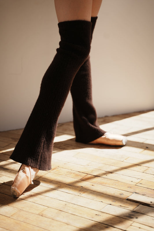 Ballet dancer wearing espresso cashmere legwarmers 